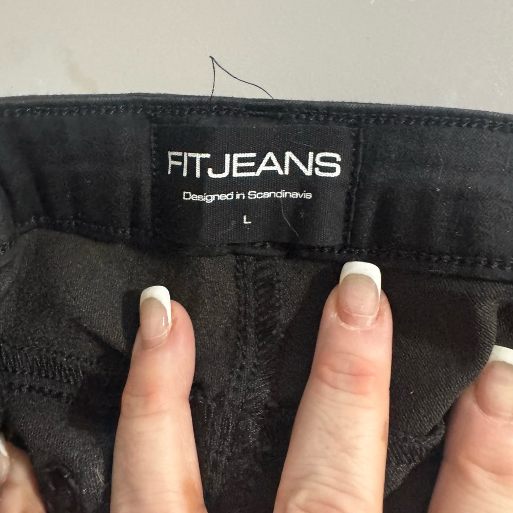 FitJeans 360 High Waisted - Black Denim Pants - Picture 7 of 7